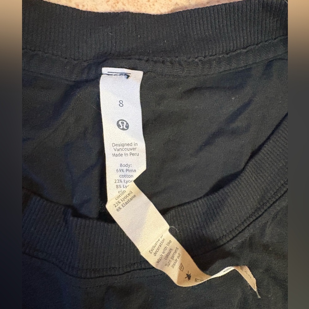 Lululemon Cropped Tshirt - Picture 2 of 2